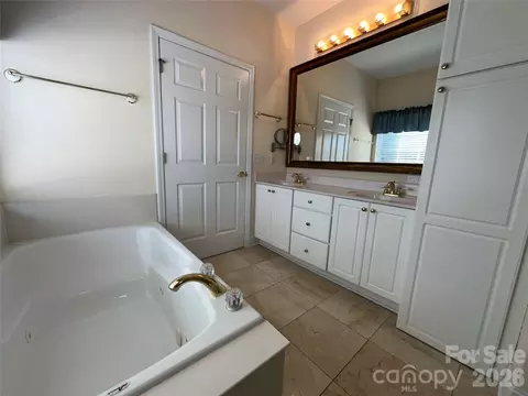 Bath - 7672 Maple Bluff Ln, Concord, NC 28025 photo 3 of 4