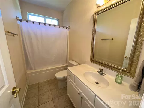 Bath - 7672 Maple Bluff Ln, Concord, NC 28025 photo 4 of 4