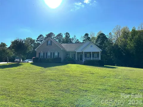 Exterior - 7672 Maple Bluff Ln, Concord, NC 28025 photo 11 of 12