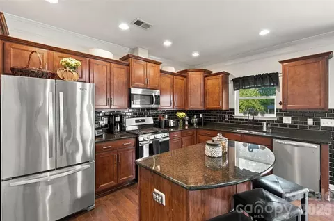 Kitchen - 7337 Adirondack Dr, Denver, NC 28037 photo 4 of 5