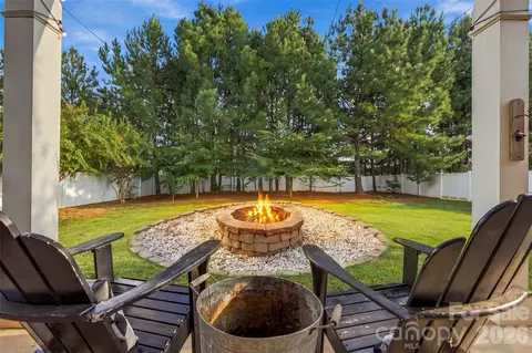 Exterior - 7337 Adirondack Dr, Denver, NC 28037 photo 2 of 5