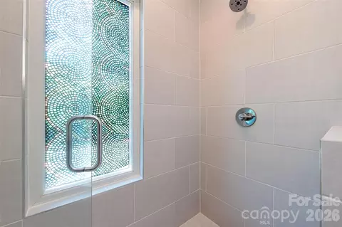 Bath - 232 Flint St, Charlotte, NC 28216 photo 5 of 5