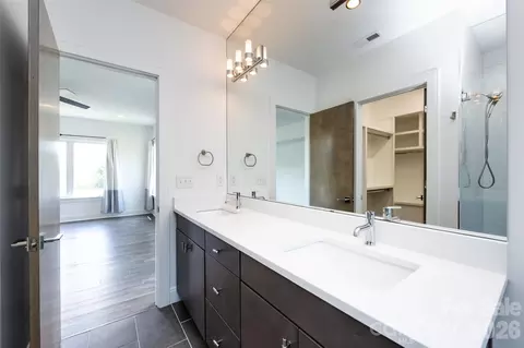 Bath - 232 Flint St, Charlotte, NC 28216 photo 2 of 5