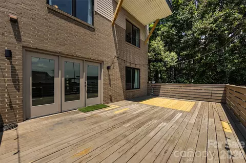 Exterior - 232 Flint St, Charlotte, NC 28216 photo 3 of 6