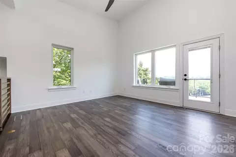 Living - 232 Flint St, Charlotte, NC 28216 photo 1 of 4