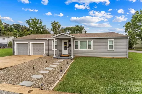 45 Henry St, Waynesville, NC 28786