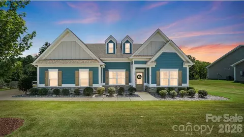 130 Sierra Chase Dr, Statesville, NC 28677