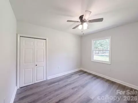 Bedroom - 131 Highland Point Ave, Harmony, NC 28634 photo 3 of 4