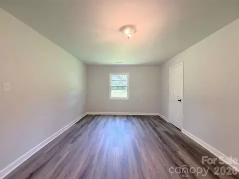 Bedroom - 131 Highland Point Ave, Harmony, NC 28634 photo 1 of 4