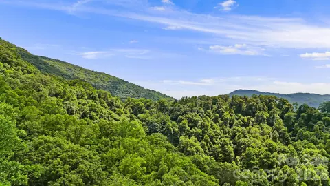 158 Sugar Cove Rd, Weaverville, NC 28787