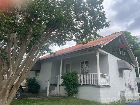 157 Quaker Rd, Mount Airy, NC 27030