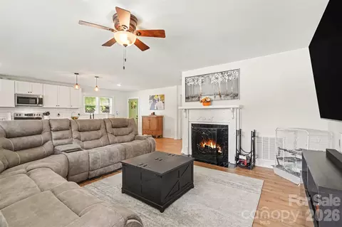 Living - 2000 Clay St, Kannapolis, NC 28083 photo 4 of 4