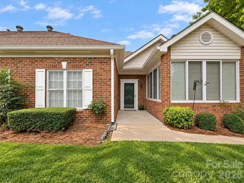 8629 Windsor Ridge Dr, Charlotte, NC 28277