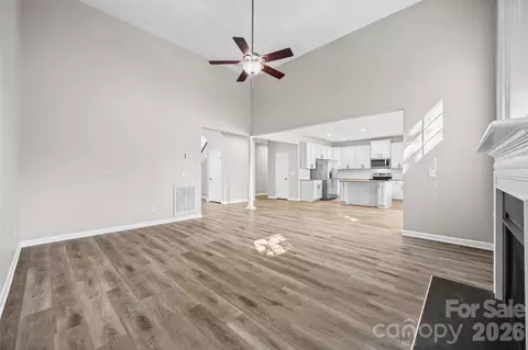 Living - 322 Lorraine Rd, Fort Mill, SC 29708 photo 6 of 7