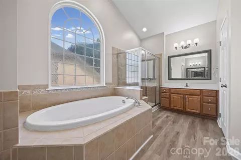 Bath - 322 Lorraine Rd, Fort Mill, SC 29708 photo 4 of 4