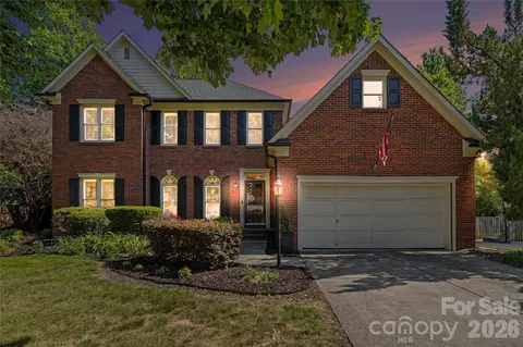 5718 Bayleaf Ln, Greensboro, NC 27455