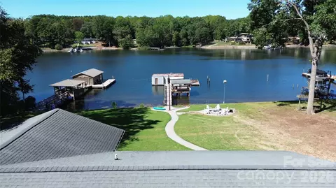 4935 Vagabond Ln, Sherrills Ford, NC 28673