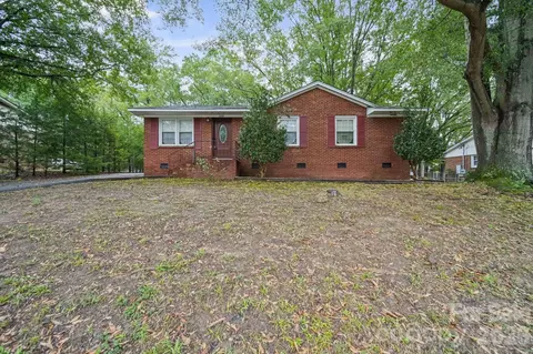 1435 Green Circle Dr, Gastonia, NC 28054