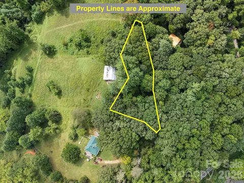 9999 Royal Knoll Dr, Hendersonville, NC 28792