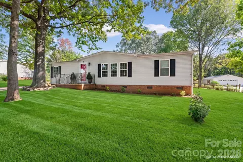 121 Regatta Ln, Mooresville, NC 28115
