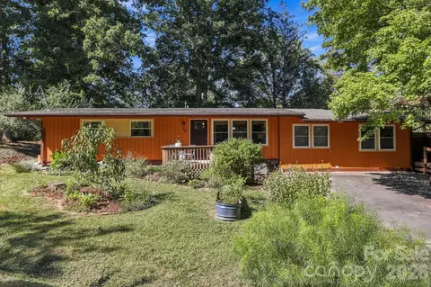 16 Melton Dr, Asheville, NC 28805