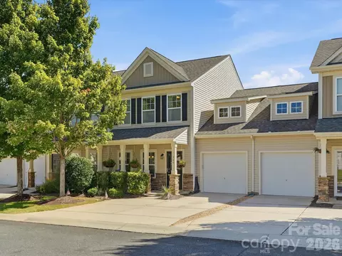 944 Summerlake Dr, Fort Mill, SC 29715