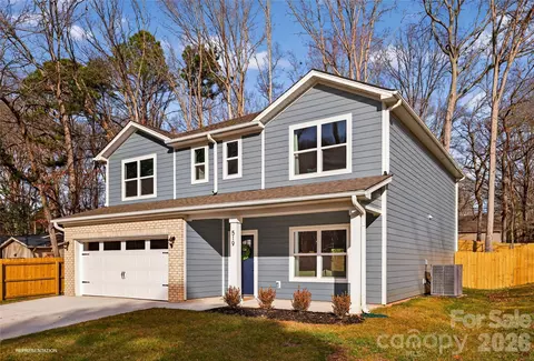 20724 Catawba Ave, Cornelius, NC 28031