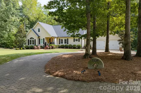 1125 Ballpark Dr, Mooresville, NC 28115