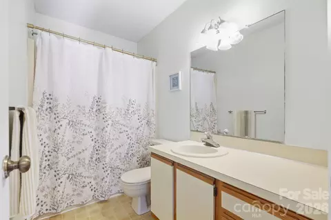 Bath - 102 Brandywine C2 Dr #C2, Conover, NC 28613 photo 2 of 2