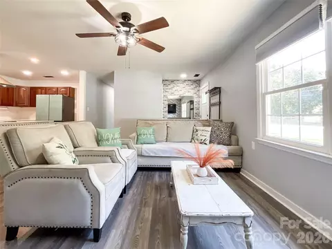 Living - 412 N Secrest Ave, Monroe, NC 28110 photo 1 of 3