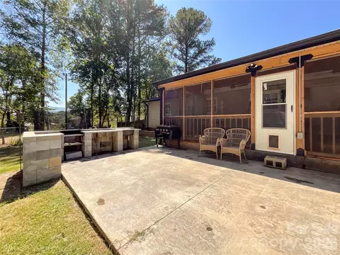 Exterior - 412 N Secrest Ave, Monroe, NC 28110 photo 7 of 10