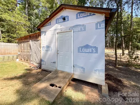 Exterior - 412 N Secrest Ave, Monroe, NC 28110 photo 5 of 10
