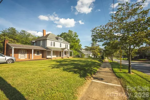 12 1st Avenue Se Dr SE, Taylorsville, NC 28681