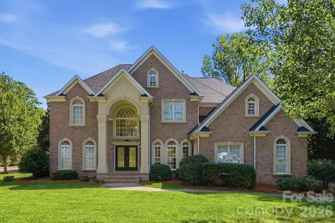 4224 Mountain Cove Dr, Charlotte, NC 28216