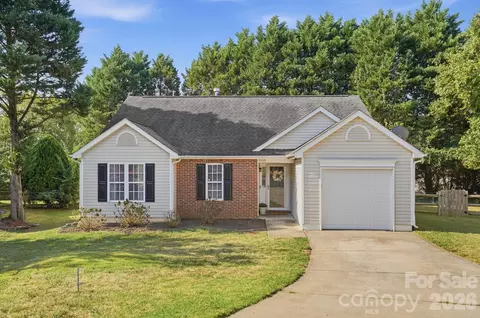 9100 Royal Highlands Ct, Charlotte, NC 28277