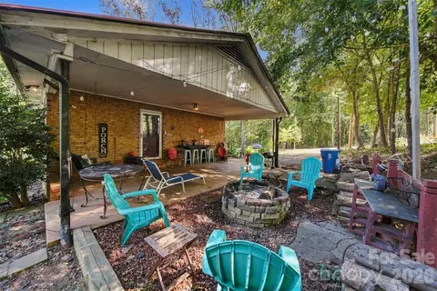 Exterior - 3115 10th Ne Ave NE, Conover, NC 28613 photo 2 of 4
