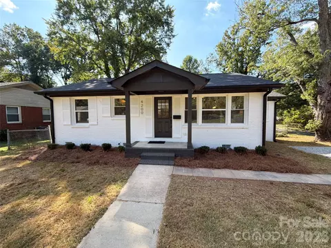 4200 Abbeydale Dr, Charlotte, NC 28205