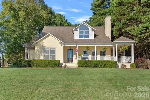 8049 Ravenwood Ln, Stanley, NC 28164