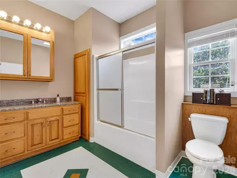 Bath - Troy Lane, Tryon, NC 28782 photo 3 of 4