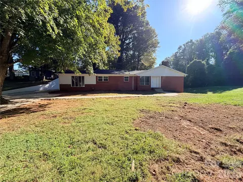 113 Ann St, Morganton, NC 28655
