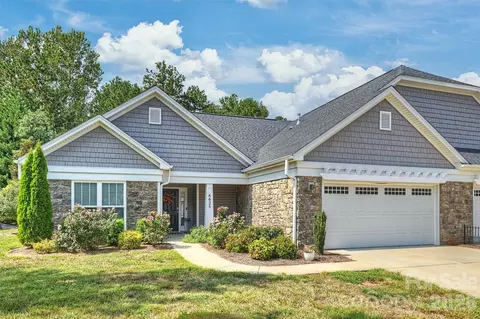 6625 Glenlivet Ct, Charlotte, NC 28278