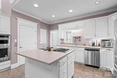 Kitchen - 1024 Lyndon Dr, Lancaster, SC 29720 photo 2 of 2