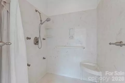 Bath - 1024 Lyndon Dr, Lancaster, SC 29720 photo 5 of 5