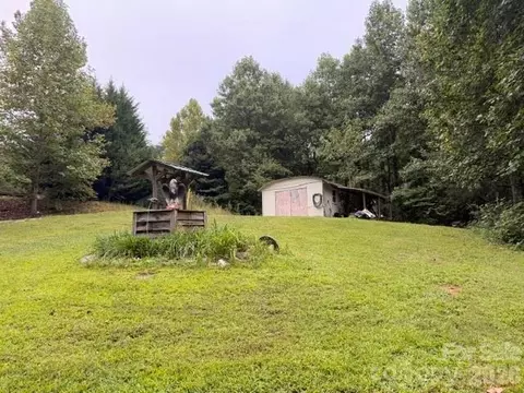 Exterior - 196 Austin Dr, Marion, NC 28752 photo 2 of 6