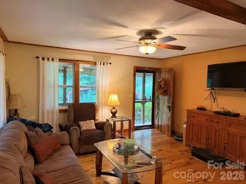 Living - 196 Austin Dr, Marion, NC 28752 photo 1 of 2