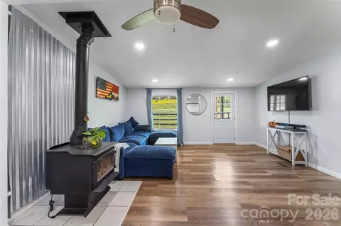 Living - 2495 Piney Rd, Morganton, NC 28655 photo 1 of 2