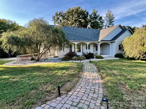 13033 Asbury Chapel Rd, Huntersville, NC 28078