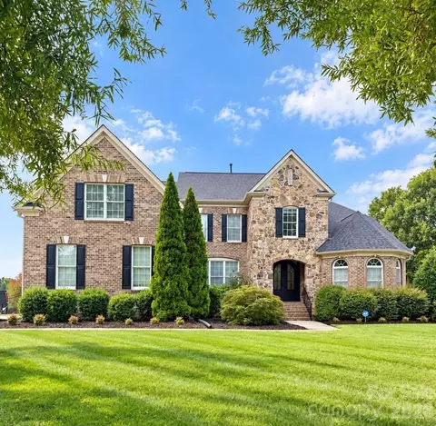 5017 Autumn Blossom Ln, Waxhaw, NC 28173