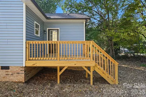 Exterior - 910 W 8th St, Kannapolis, NC 28081 photo 3 of 4