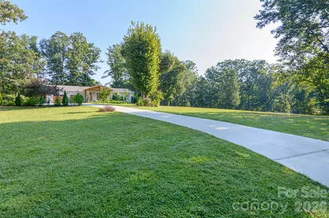 609 Old Mars Hill Hwy, Weaverville, NC 28787